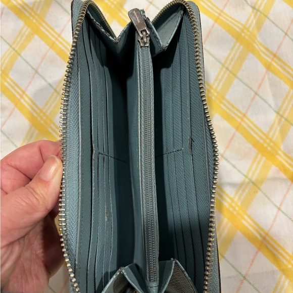 10/$20 Coach Teal Leather Zip Wallet As-is - Picture 3 of 8